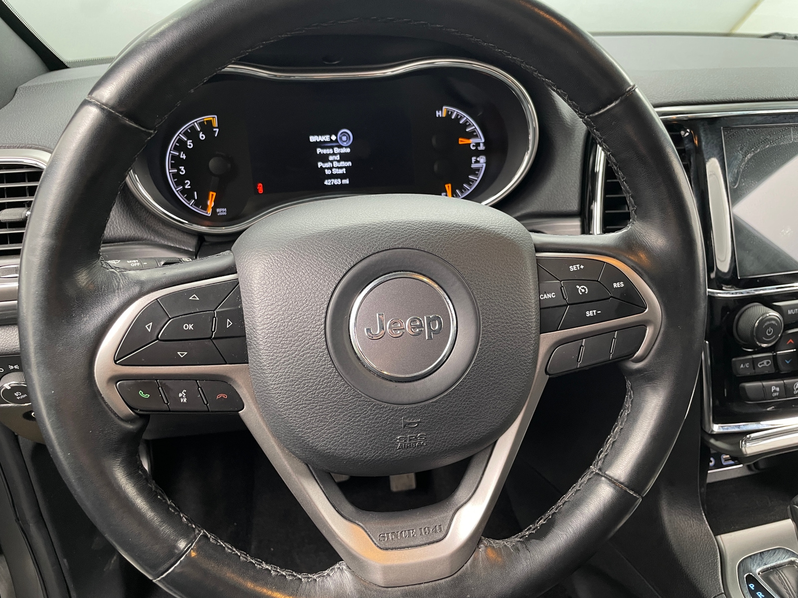 Thumbnail: 2020 Jeep Grand Cherokee - 4