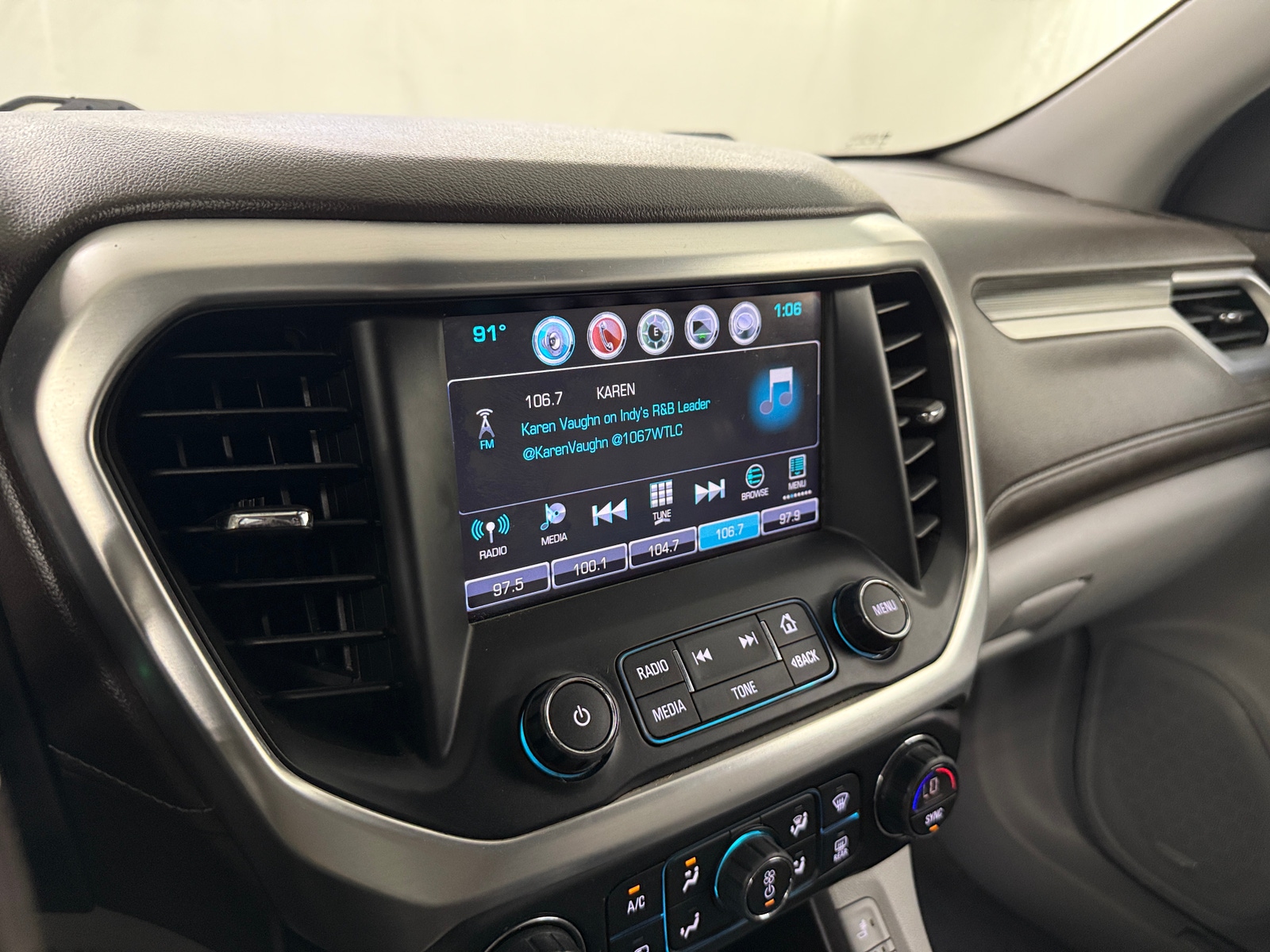 Thumbnail: 2018 GMC Acadia - 3