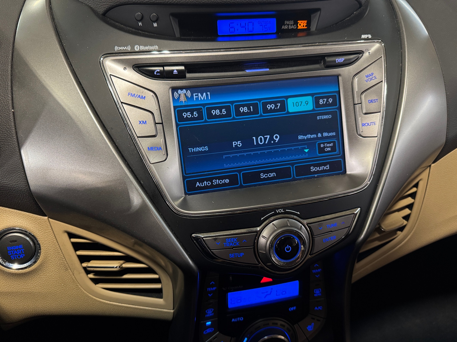 Thumbnail: 2013 Hyundai Elantra - 3