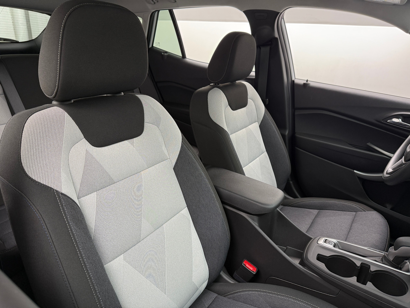 Thumbnail: 2024 Chevrolet Trax - 2