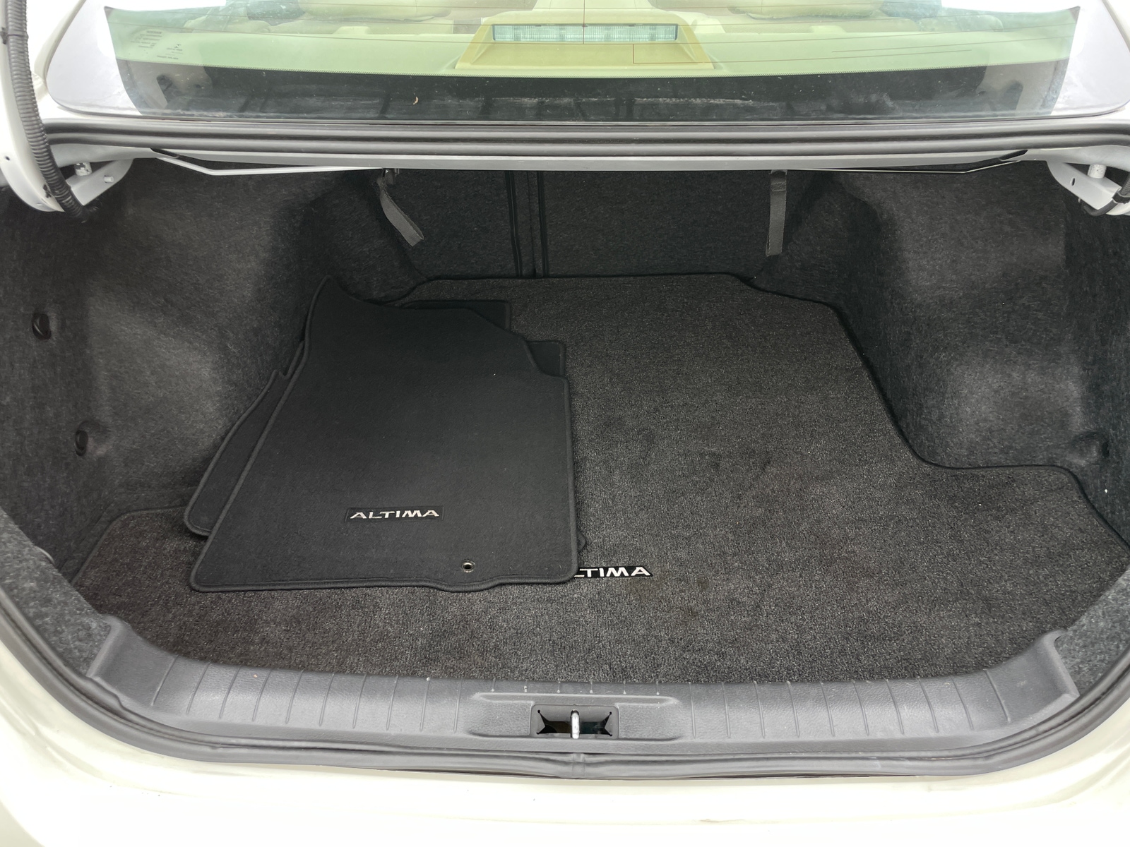 Thumbnail: 2015 Nissan Altima - 6