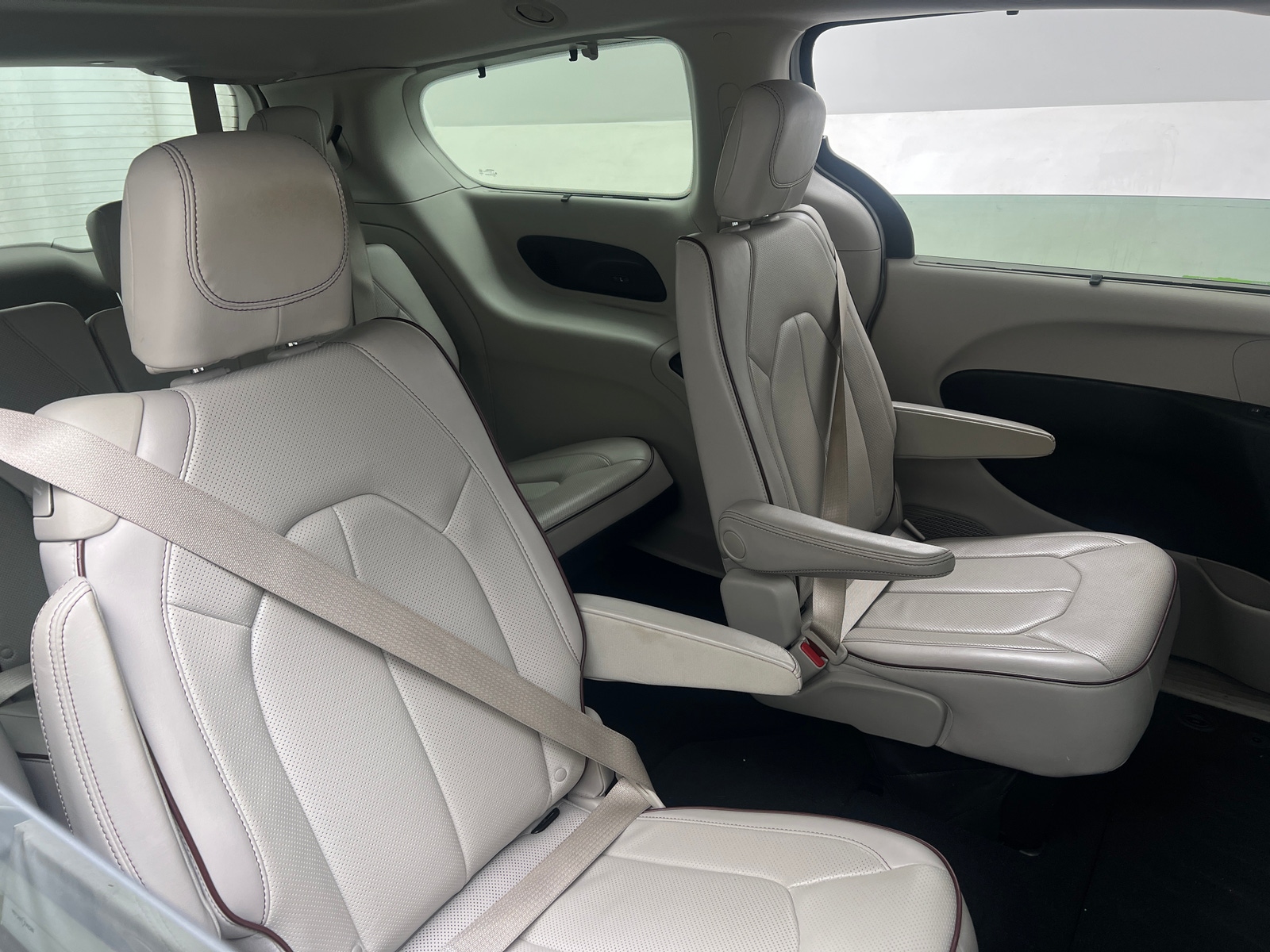 Thumbnail: 2018 Chrysler Pacifica - 5