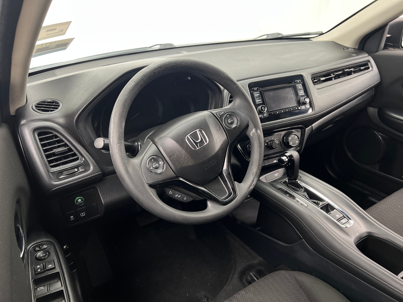 Thumbnail: 2016 Honda HR-V - 3