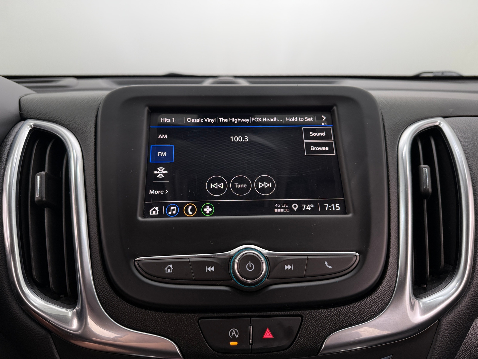 Thumbnail: 2022 Chevrolet Equinox - 4