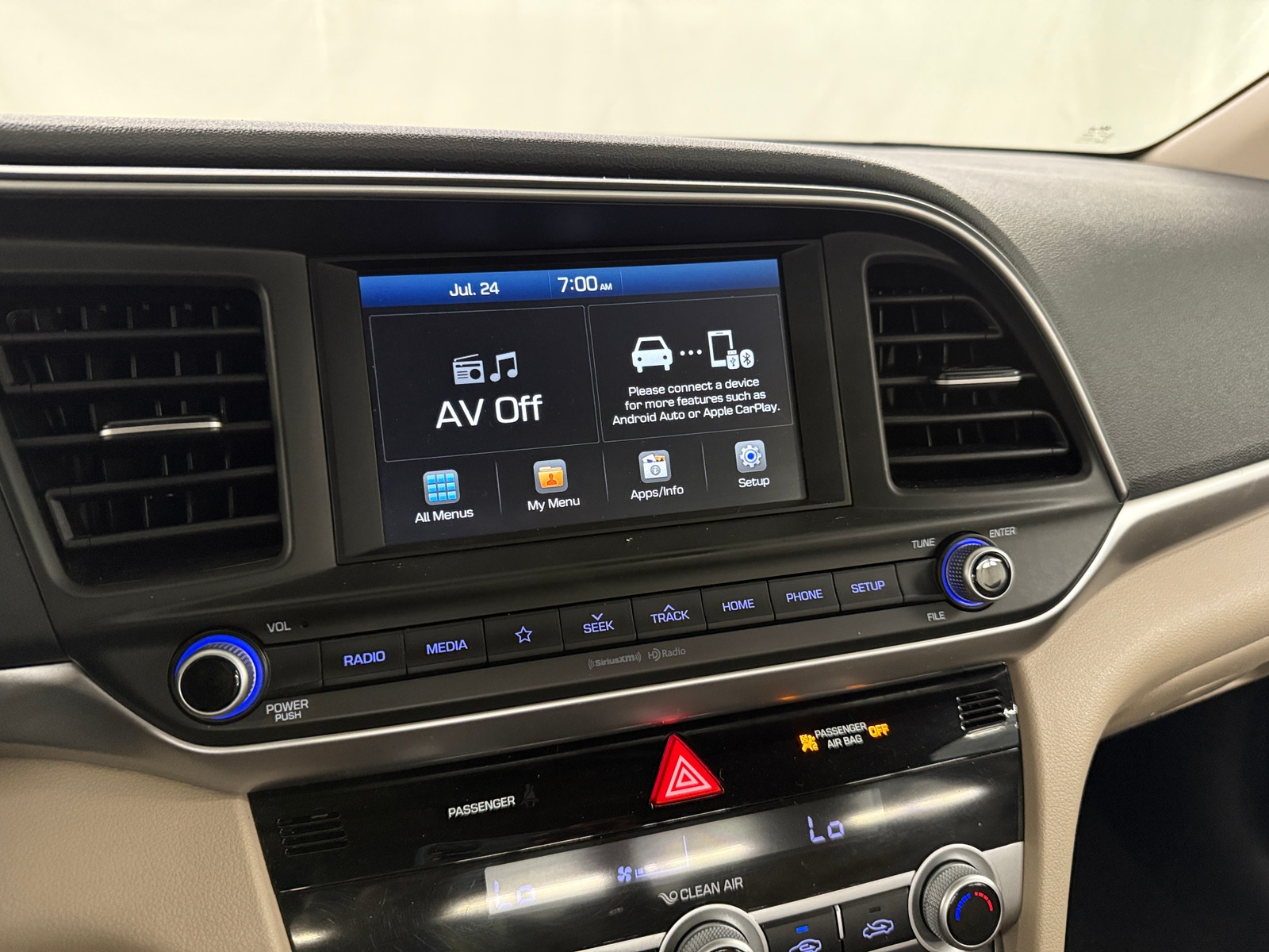 Thumbnail: 2020 Hyundai Elantra - 4