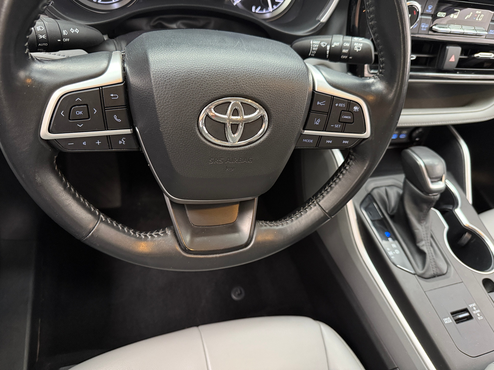Thumbnail: 2022 Toyota Highlander - 4