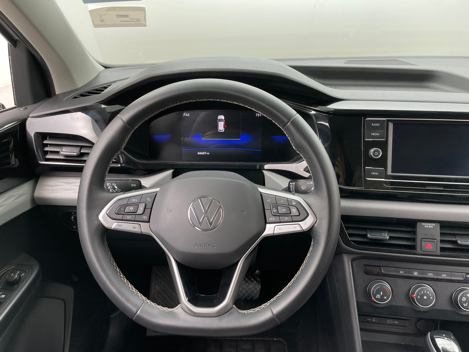 Thumbnail: 2022 Volkswagen Taos - 5