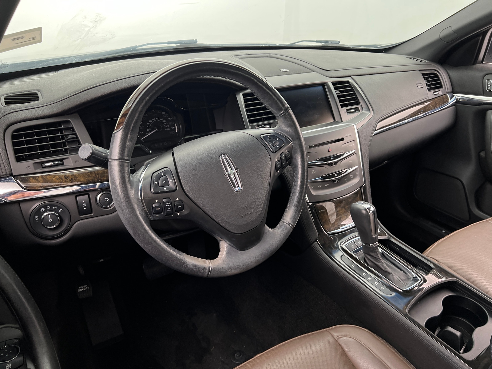 Thumbnail: 2013 Lincoln MKS - 2