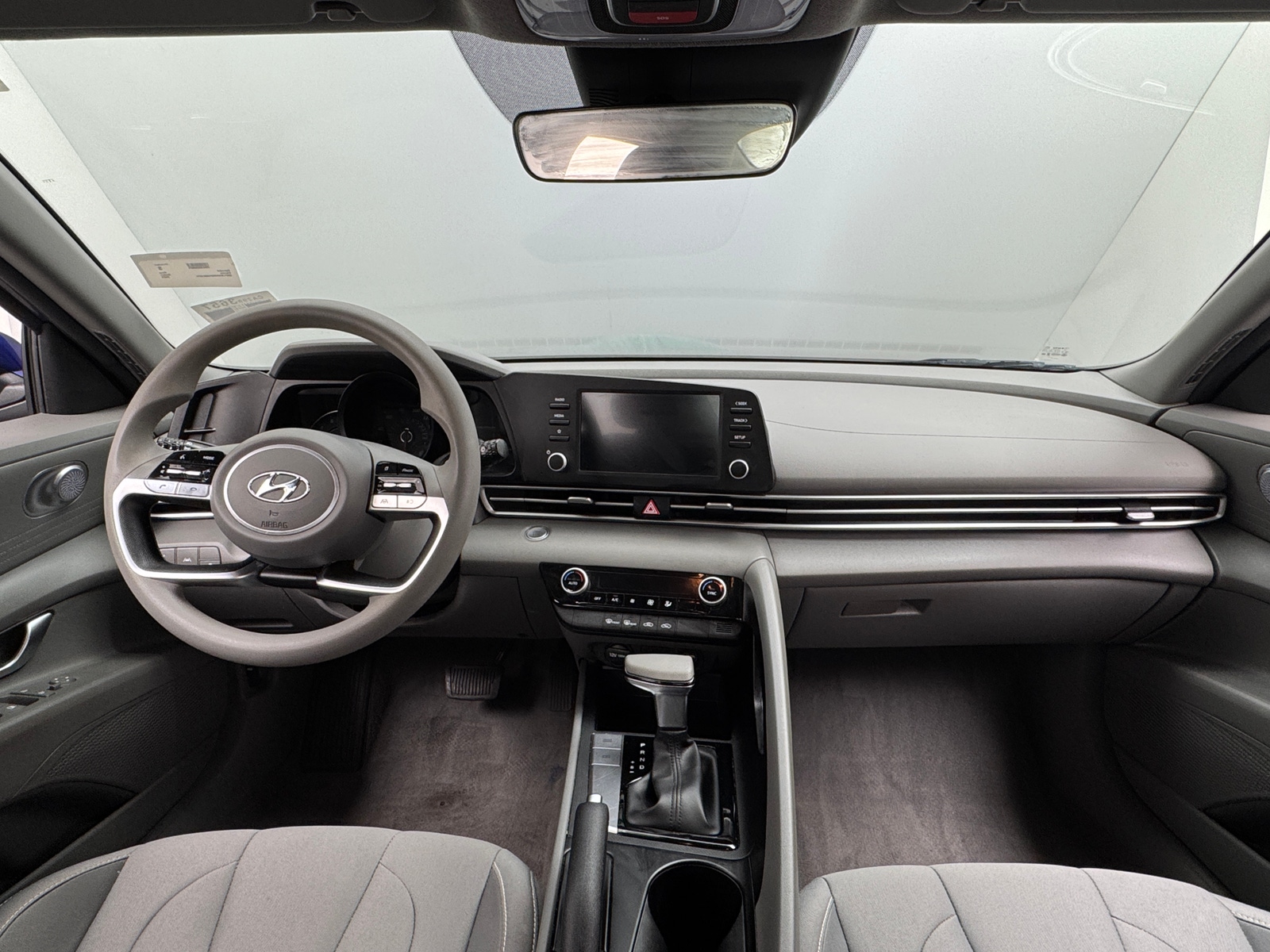 Thumbnail: 2023 Hyundai Elantra - 3
