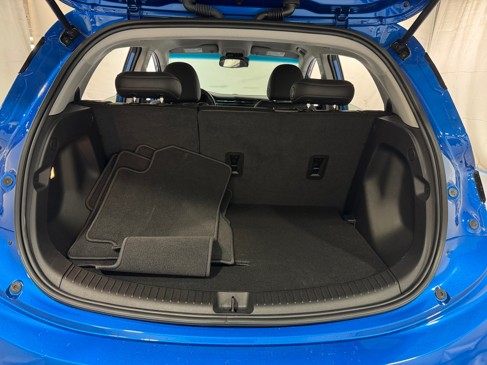 Thumbnail: 2023 Chevrolet Bolt EV - 6