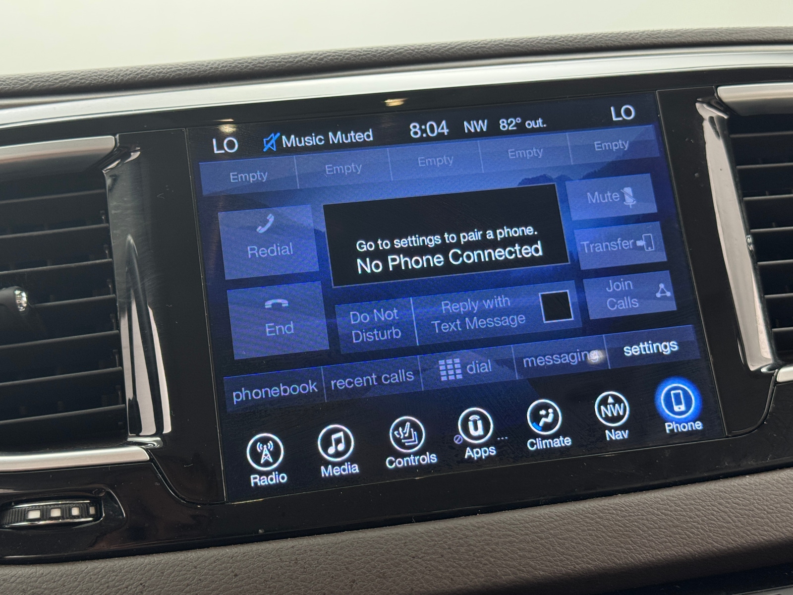 Thumbnail: 2017 Chrysler Pacifica - 4