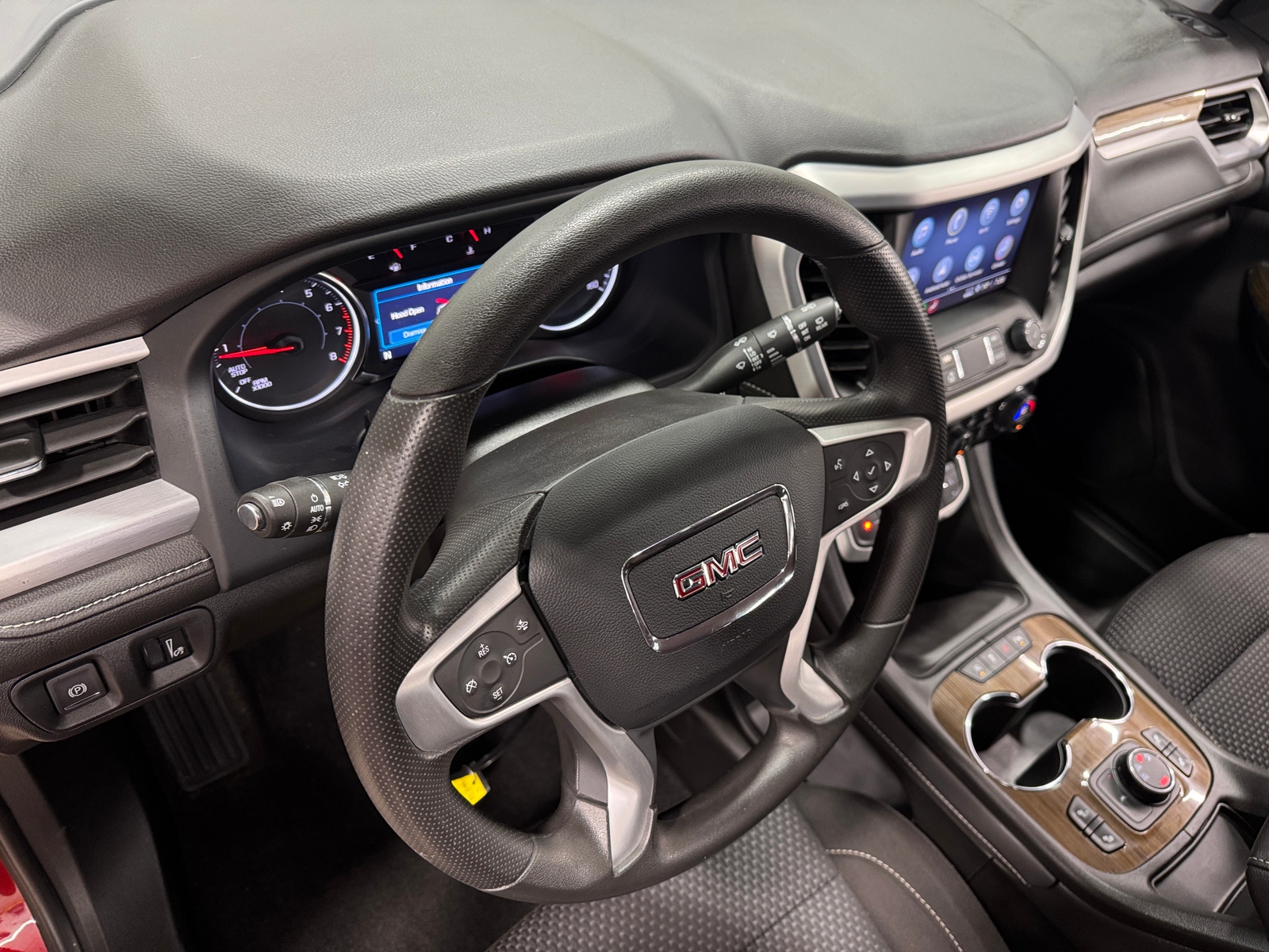 Thumbnail: 2023 GMC Acadia - 3