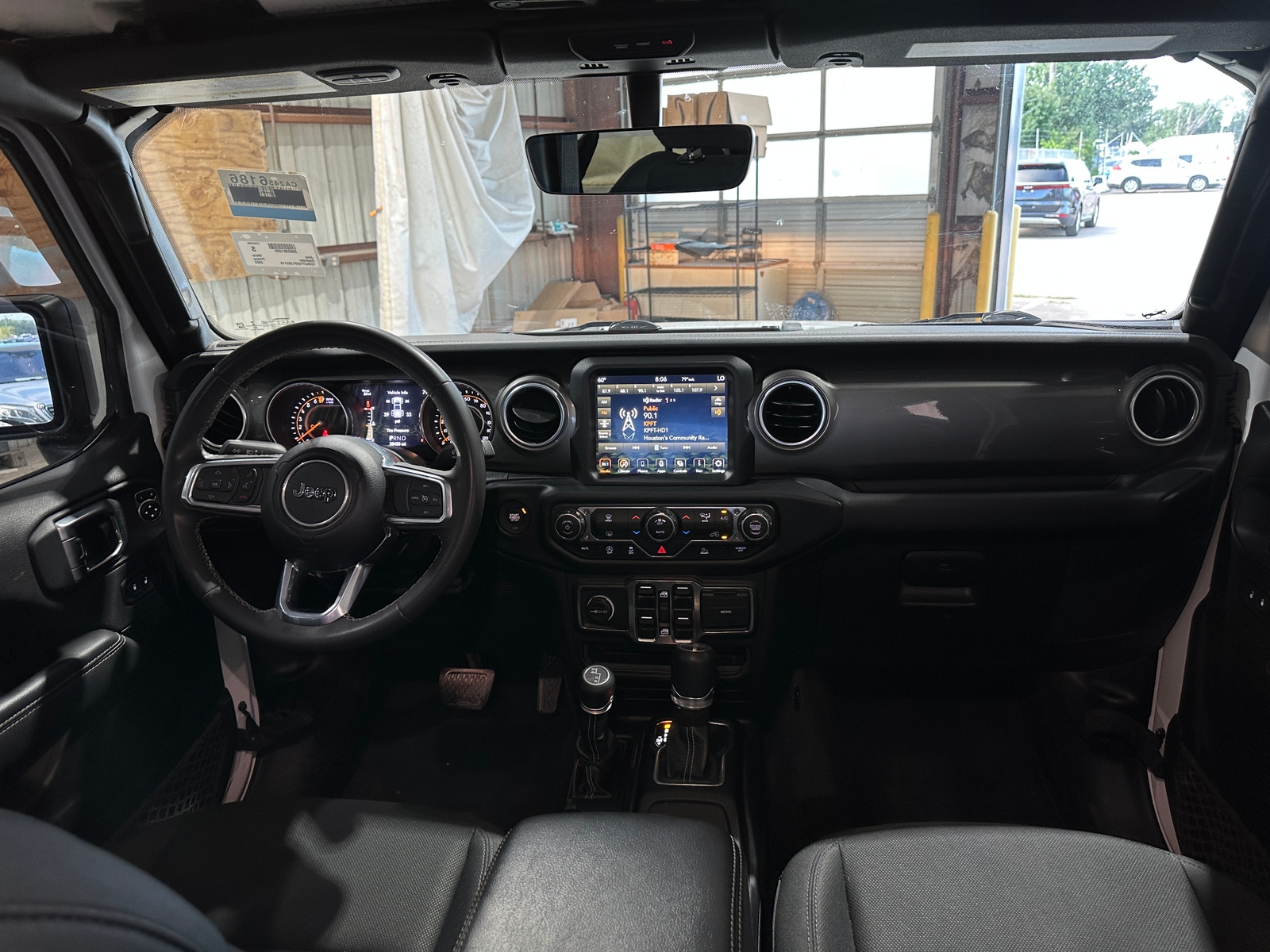 Thumbnail: 2023 Jeep Gladiator - 3