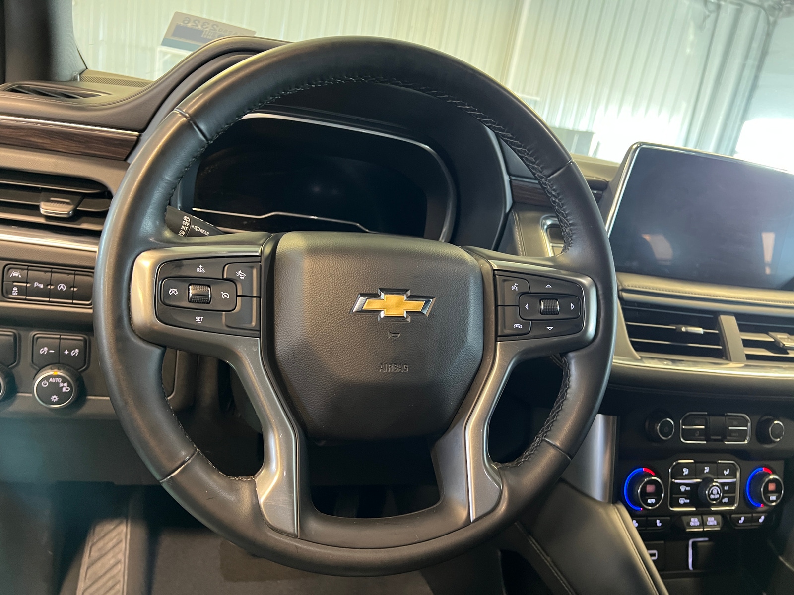 Thumbnail: 2023 Chevrolet Tahoe - 4
