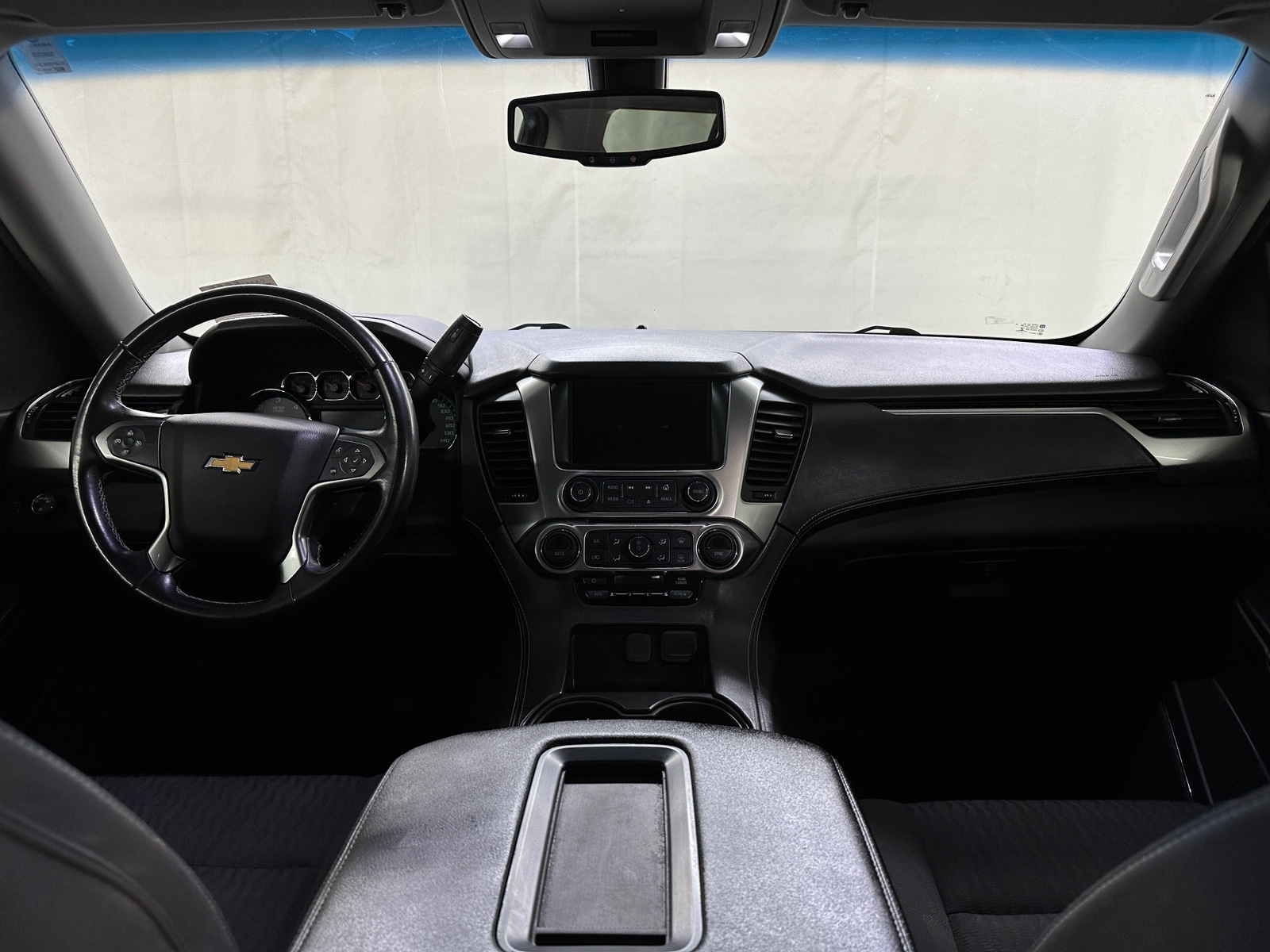 Thumbnail: 2018 Chevrolet Suburban - 3