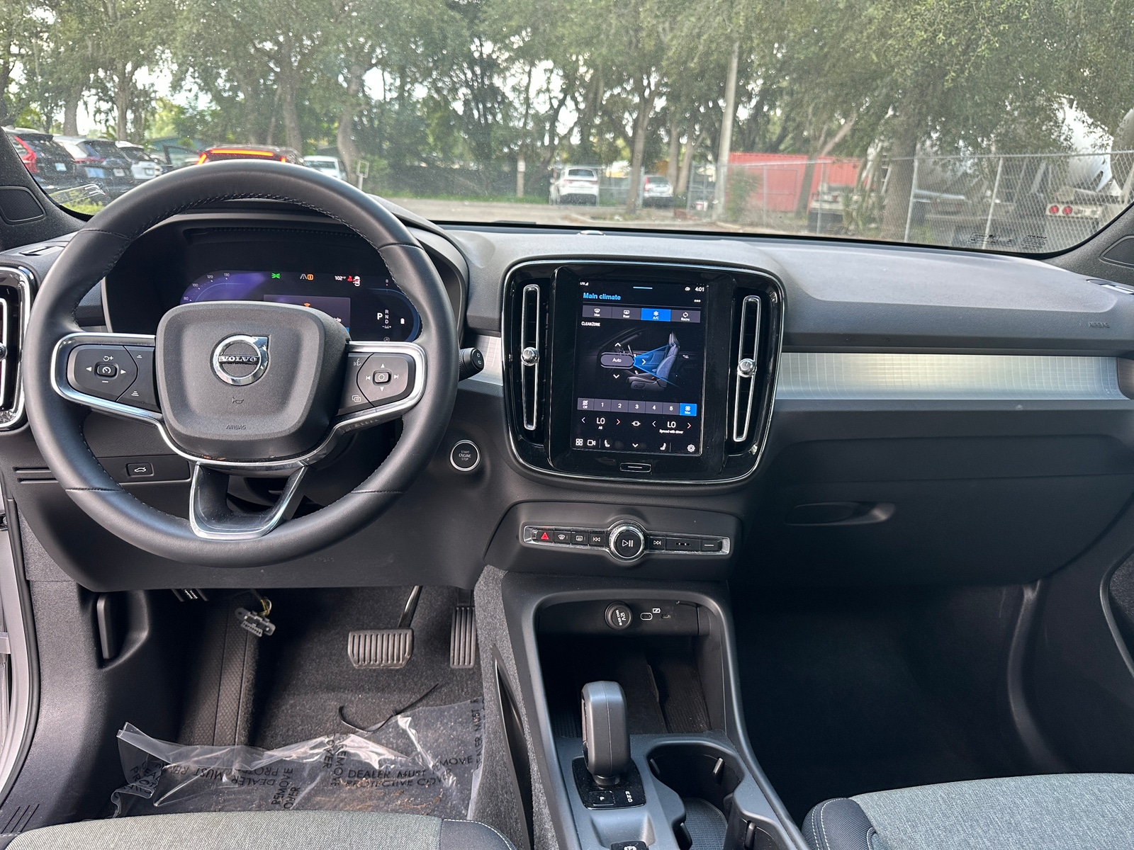 Thumbnail: 2024 Volvo XC40 - 3