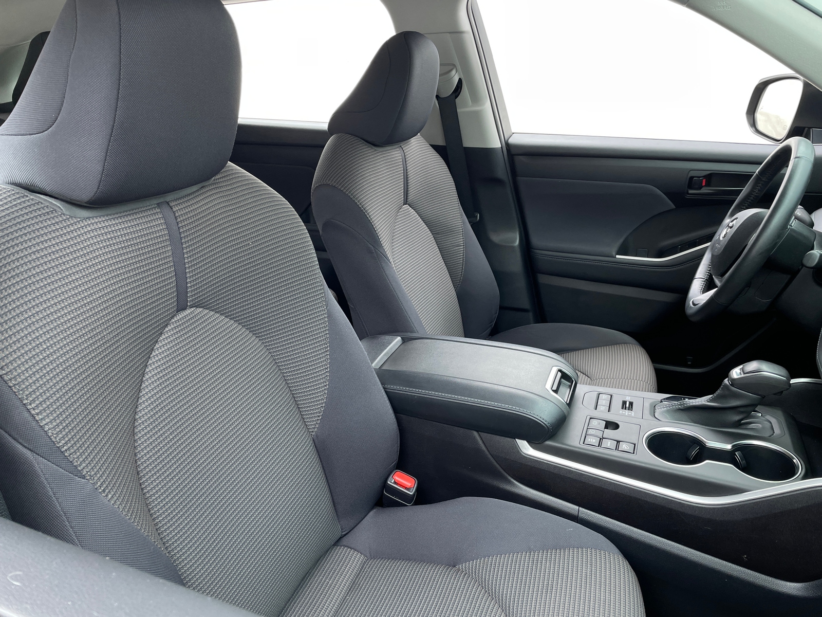 Thumbnail: 2023 Toyota Highlander - 2