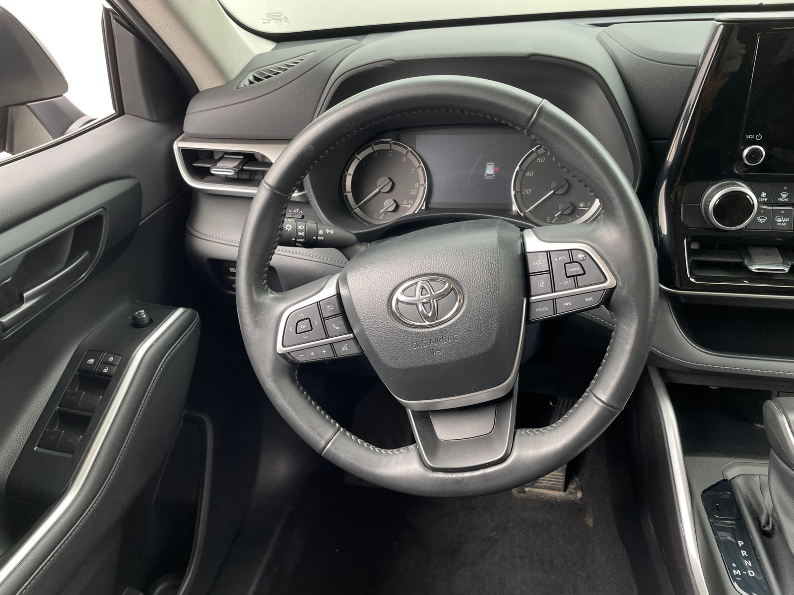 Thumbnail: 2023 Toyota Highlander - 5