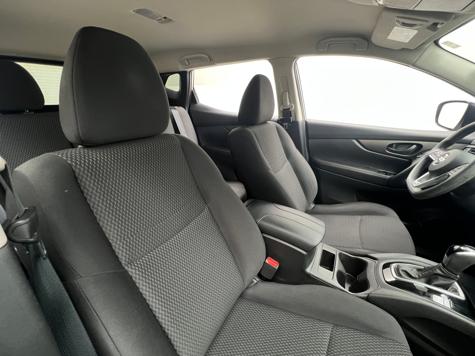 Thumbnail: 2017 Nissan Rogue Sport - 2