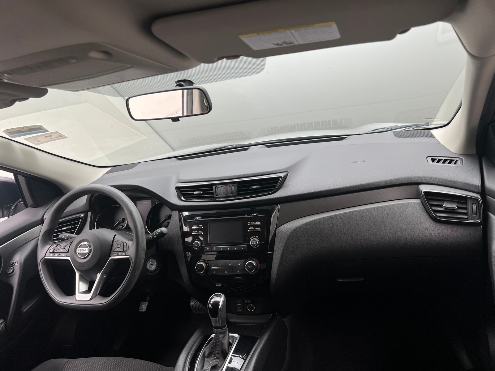 Thumbnail: 2017 Nissan Rogue Sport - 3