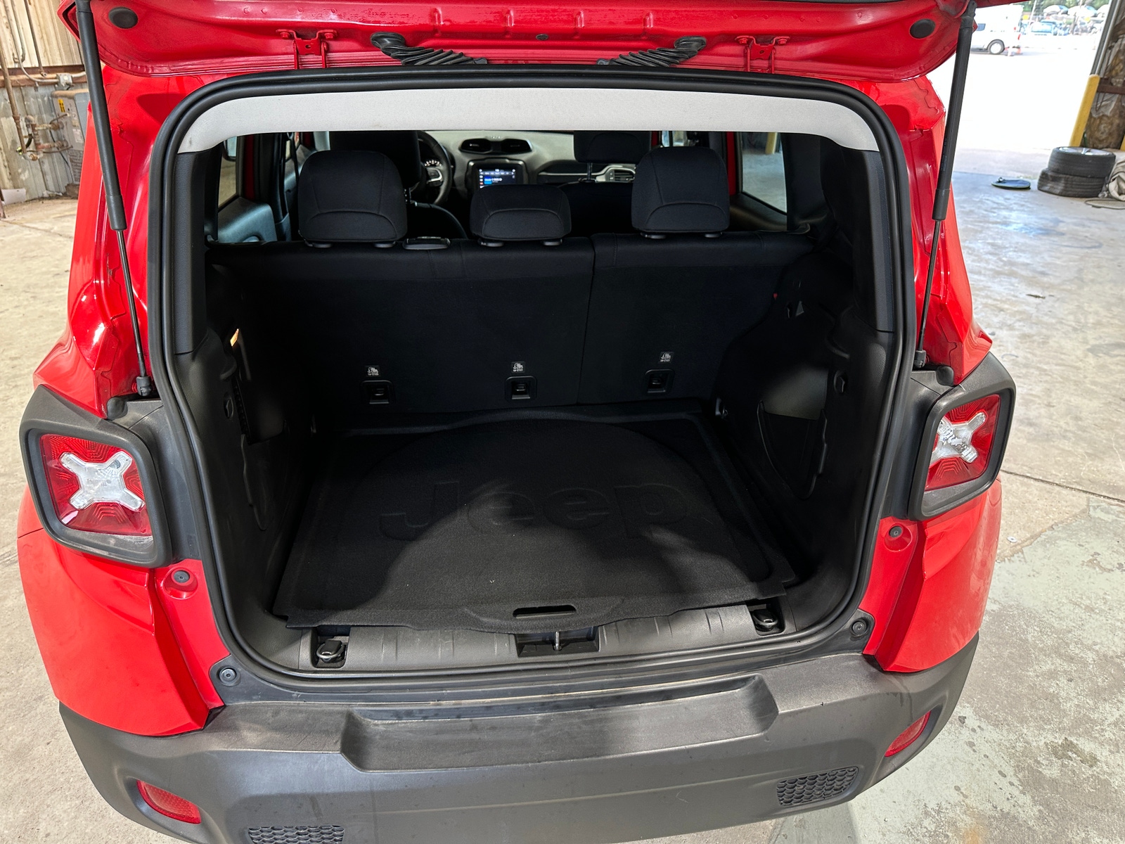 Thumbnail: 2020 Jeep Renegade - 7