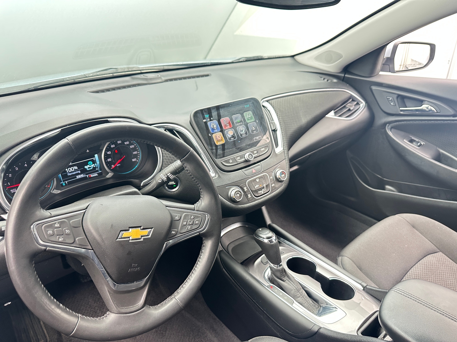 Thumbnail: 2018 Chevrolet Malibu - 3