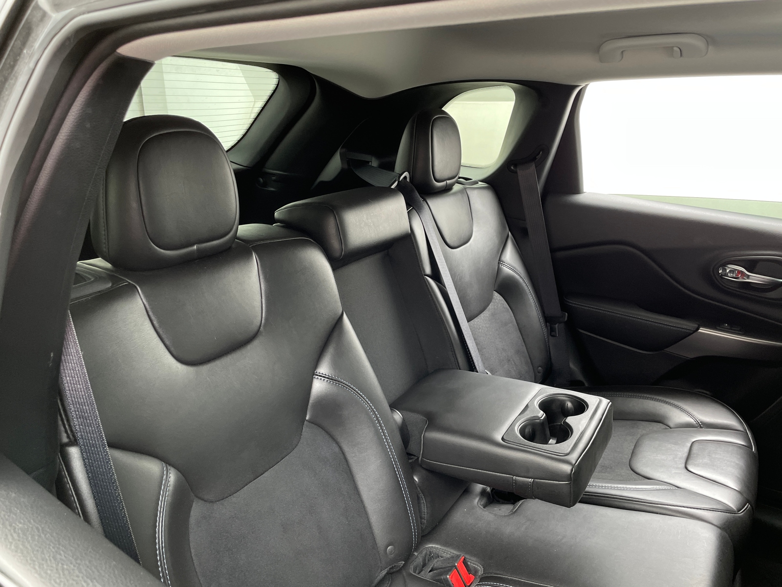 Thumbnail: 2019 Jeep Cherokee - 5