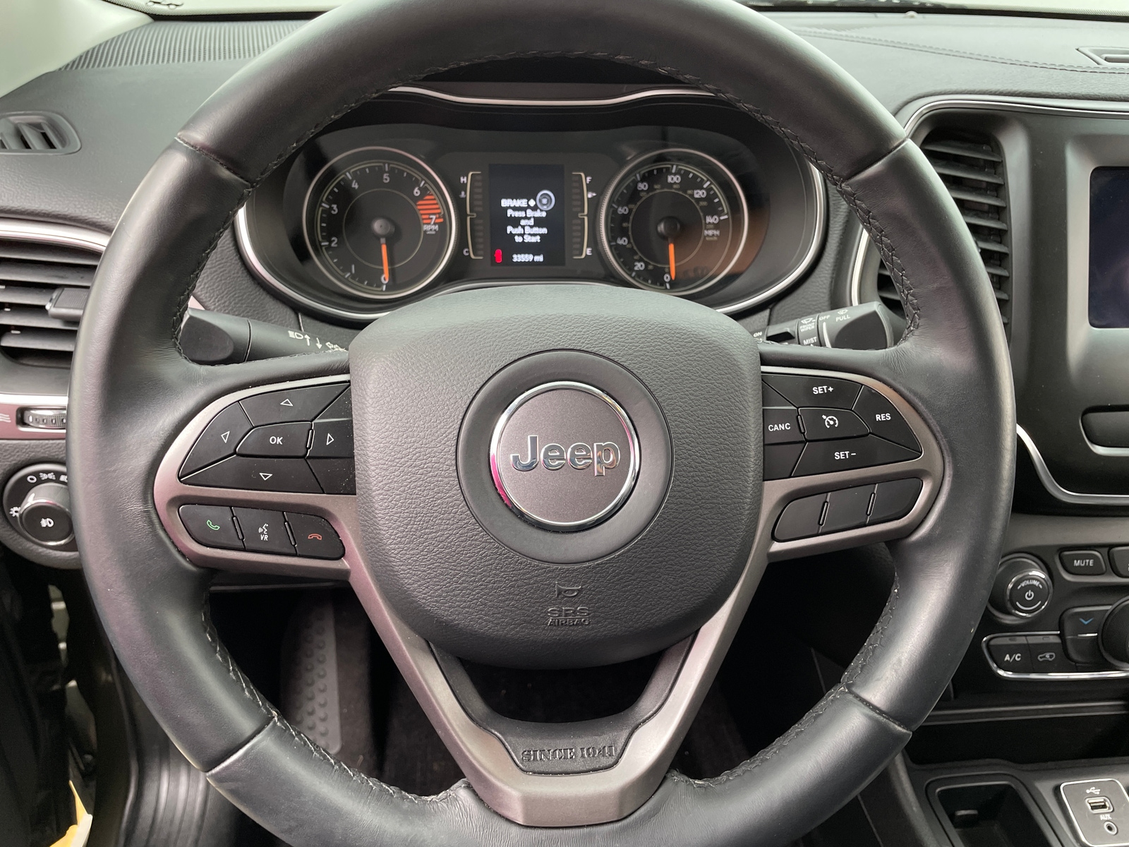 Thumbnail: 2019 Jeep Cherokee - 4