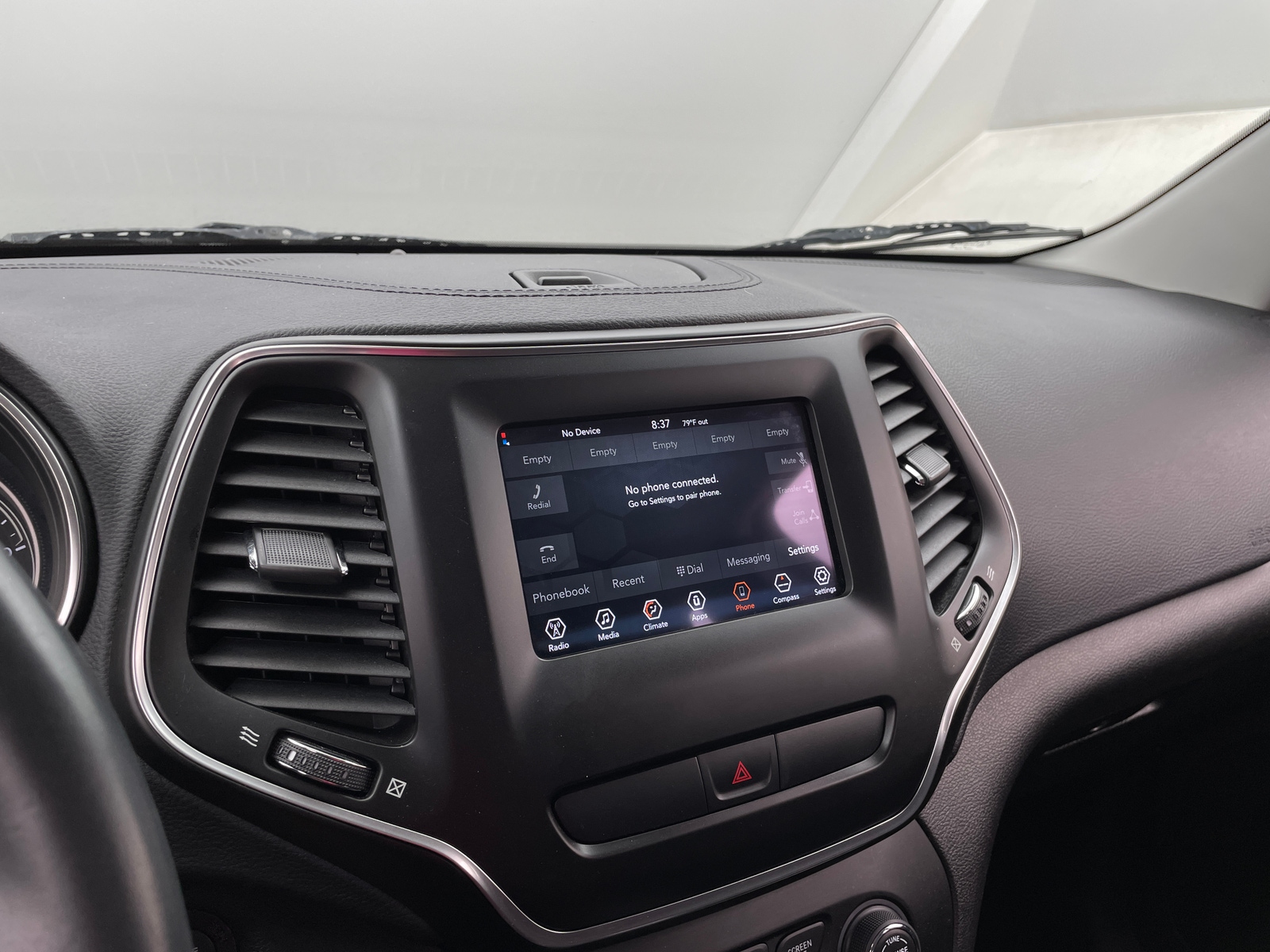 Thumbnail: 2019 Jeep Cherokee - 3