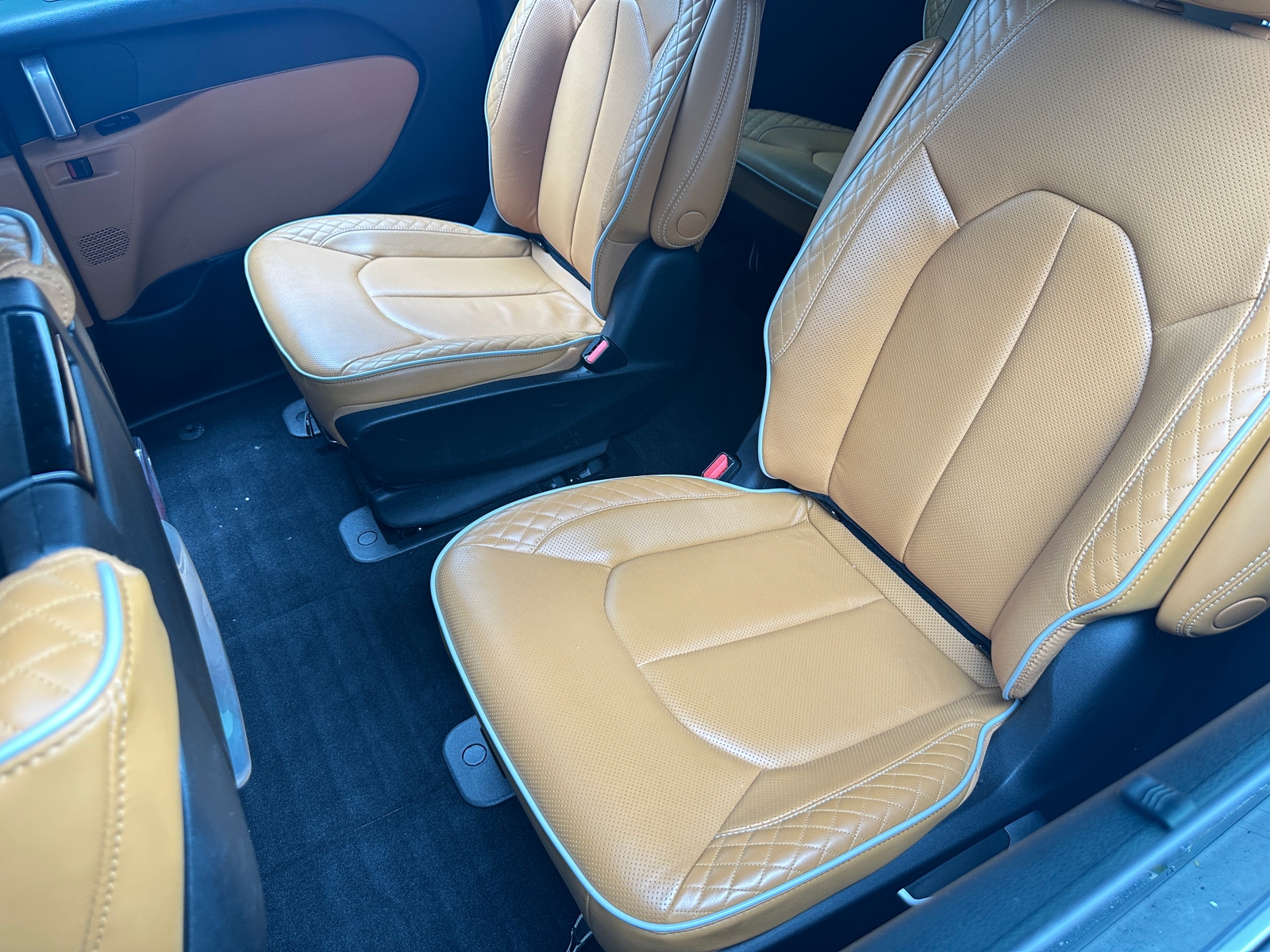 Thumbnail: 2022 Chrysler Pacifica - 5
