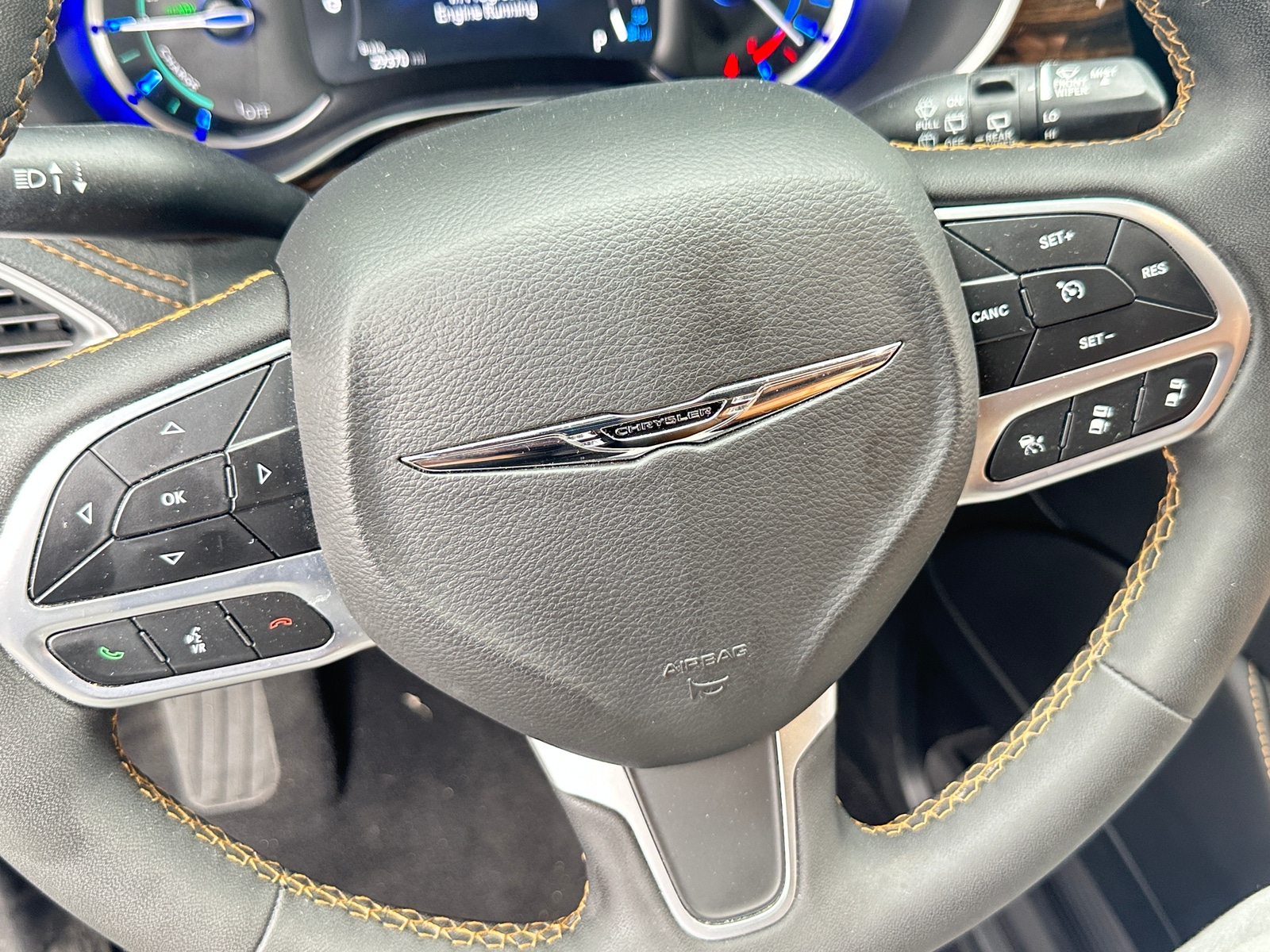 Thumbnail: 2022 Chrysler Pacifica - 4