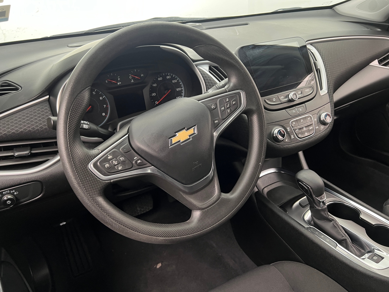 Thumbnail: 2023 Chevrolet Malibu - 5