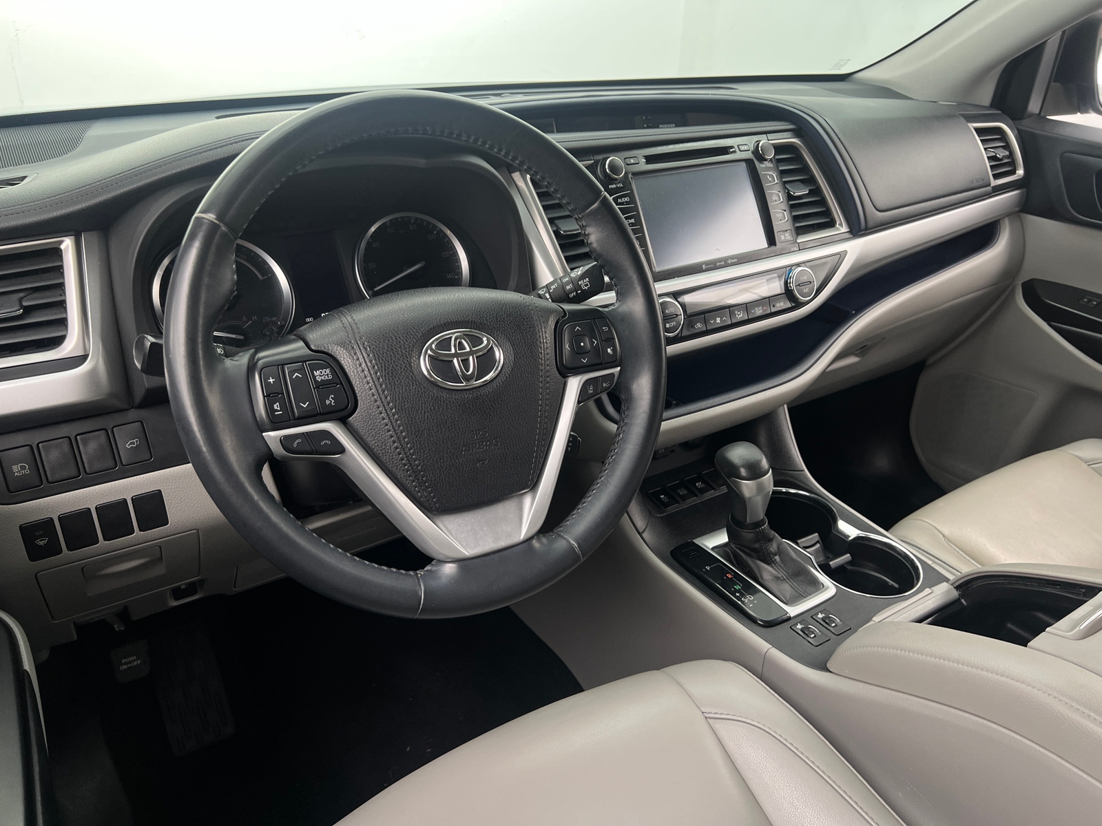Thumbnail: 2019 Toyota Highlander - 2
