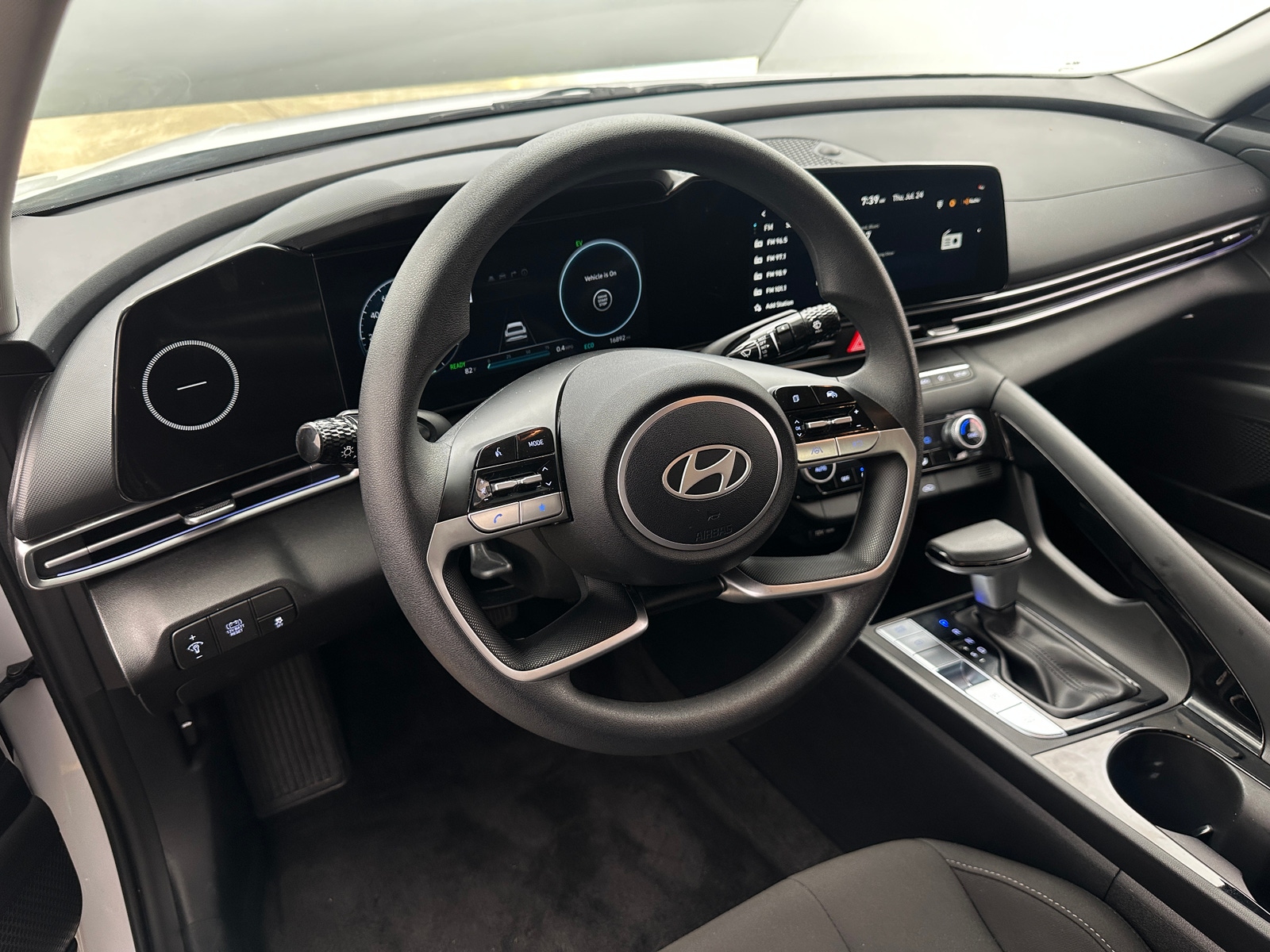Thumbnail: 2024 Hyundai Elantra - 3