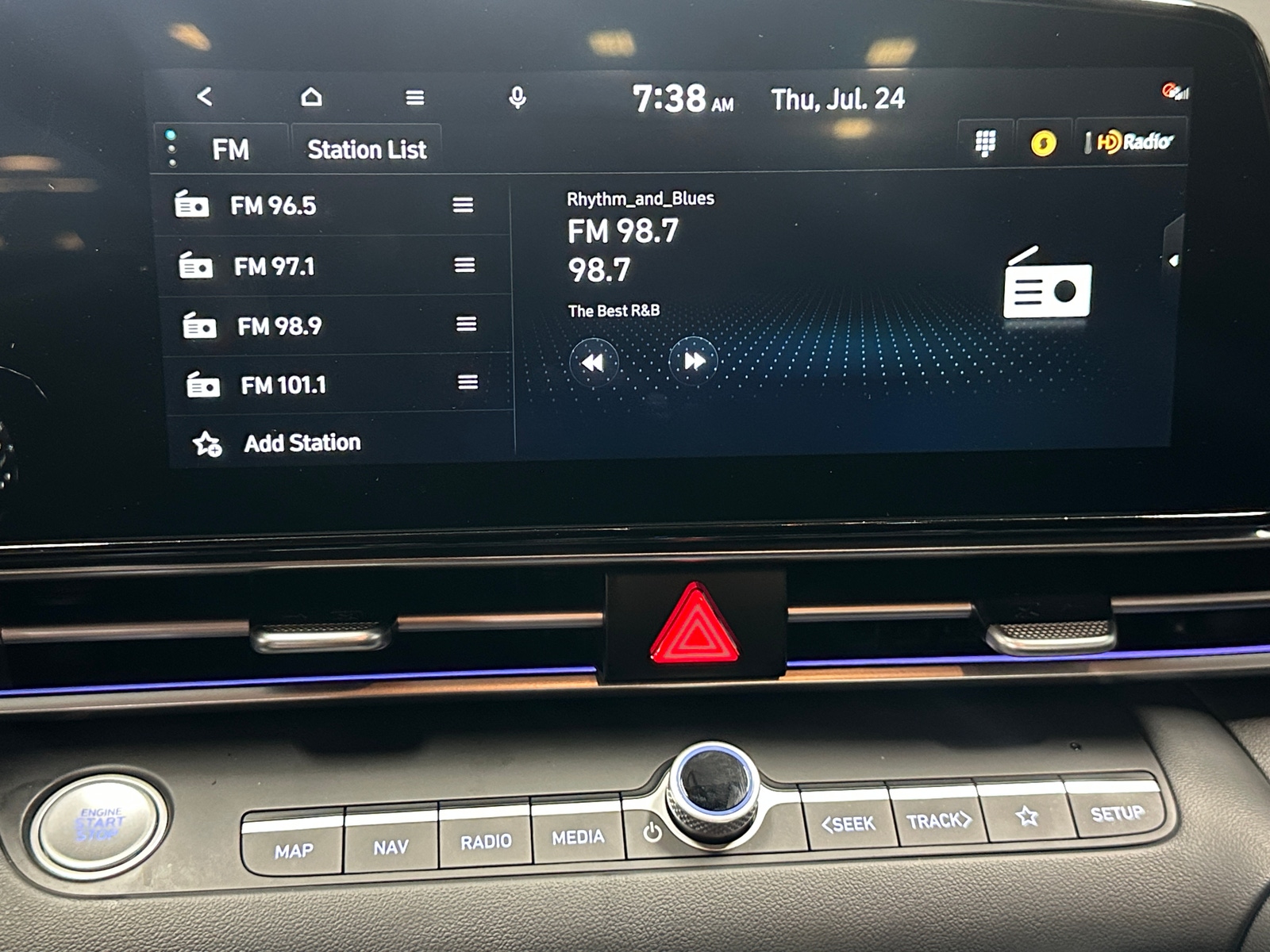 Thumbnail: 2024 Hyundai Elantra - 4