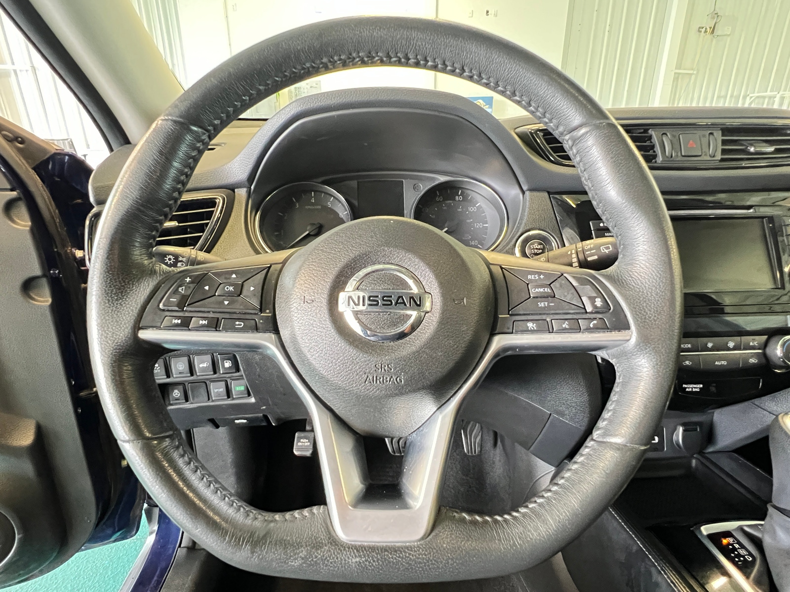 Thumbnail: 2018 Nissan Rogue - 4