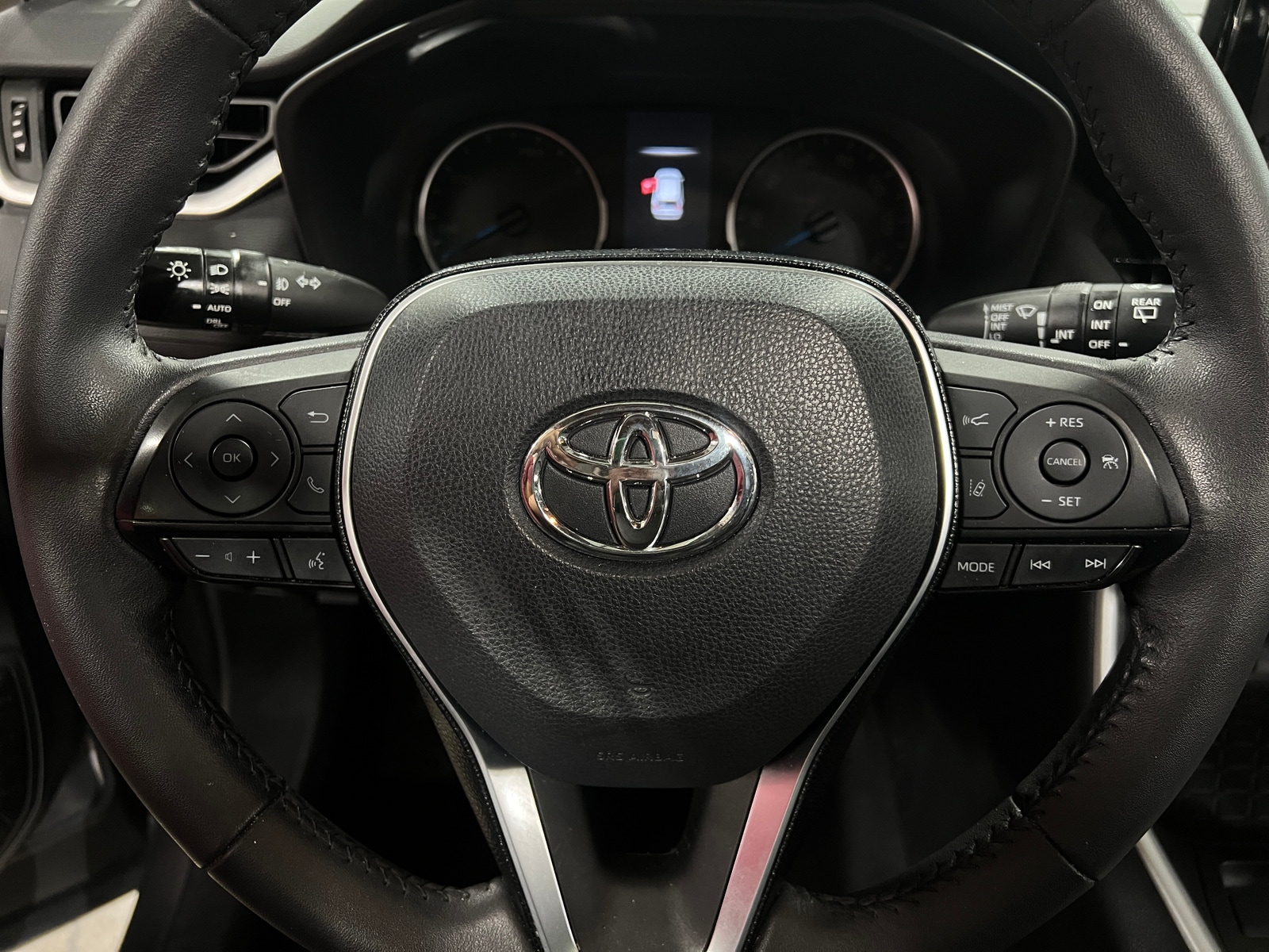 Thumbnail: 2021 Toyota RAV4 - 4