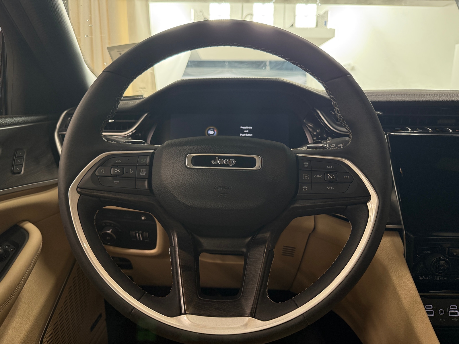 Thumbnail: 2023 Jeep Grand Cherokee - 4