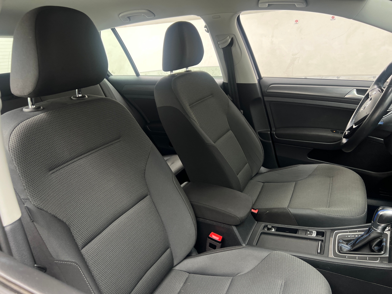 Thumbnail: 2019 Volkswagen e-Golf - 2