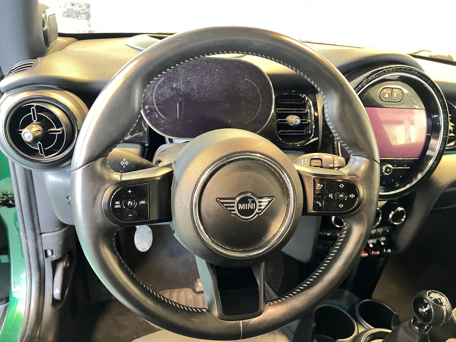 Thumbnail: 2022 MINI Cooper Hardtop - 4