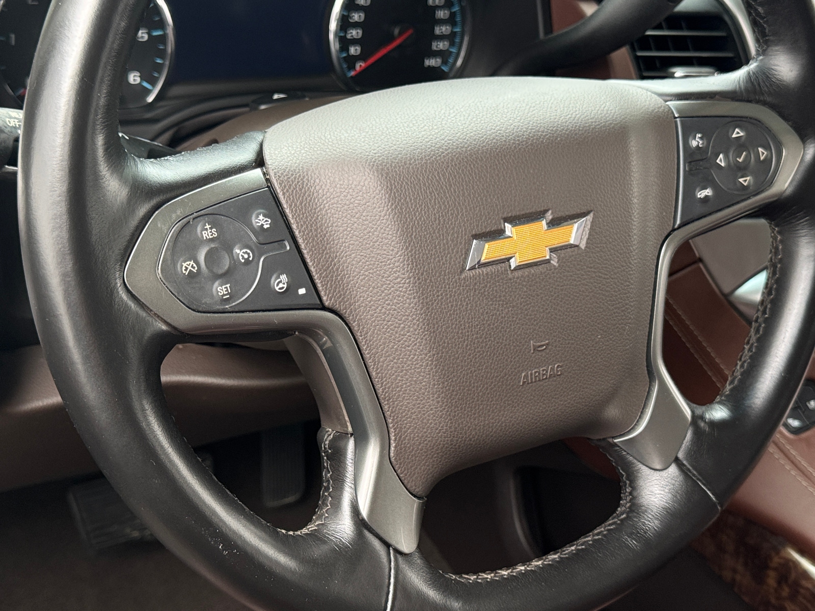Thumbnail: 2019 Chevrolet Suburban - 4