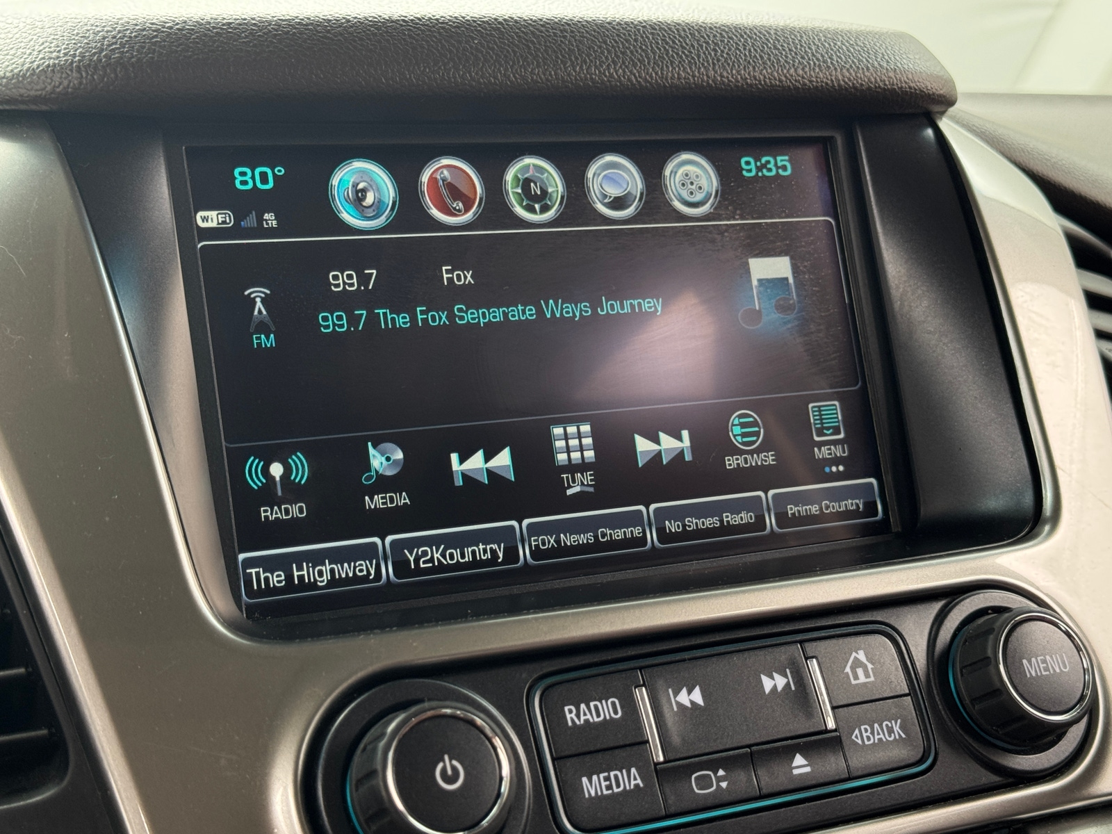 Thumbnail: 2019 Chevrolet Suburban - 3