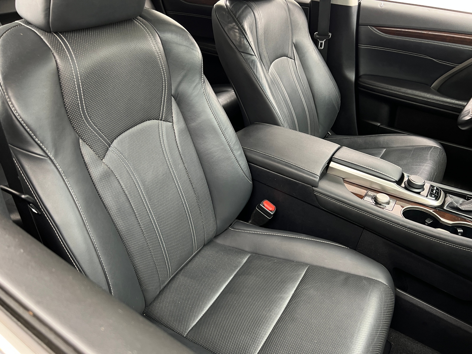Thumbnail: 2016 Lexus RX - 2