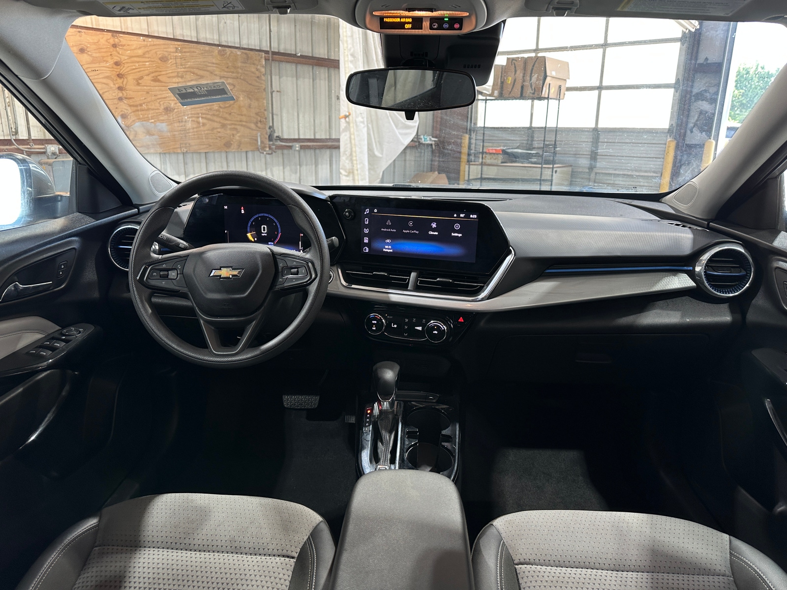Thumbnail: 2025 Chevrolet Trax - 3