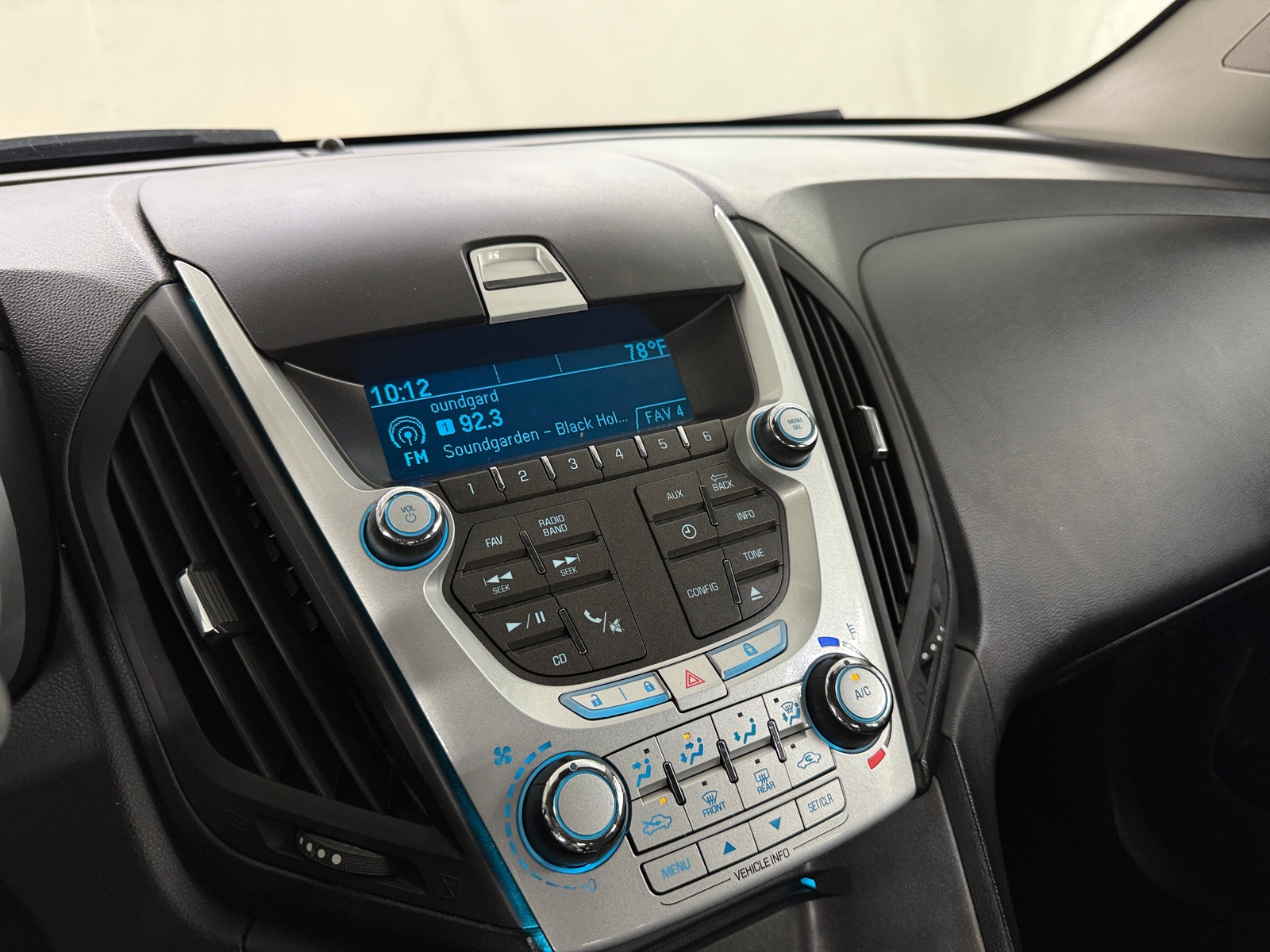 Thumbnail: 2015 Chevrolet Equinox - 4