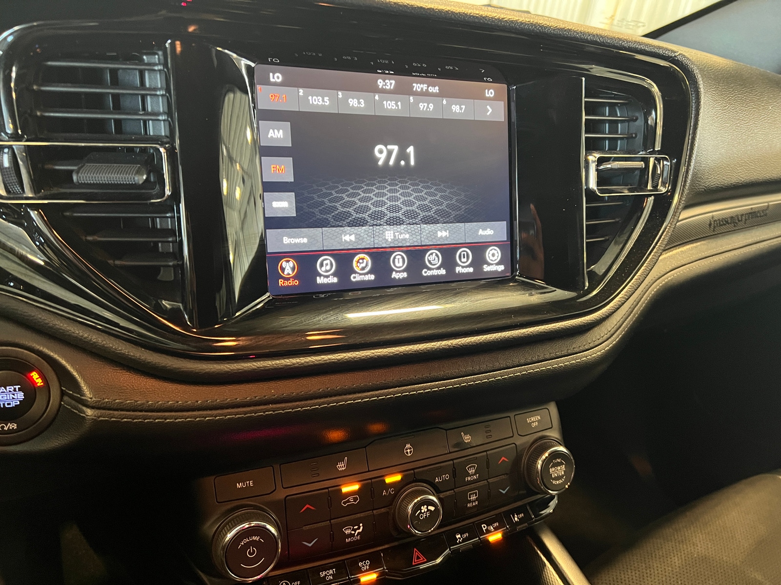 Thumbnail: 2022 Dodge Durango - 3