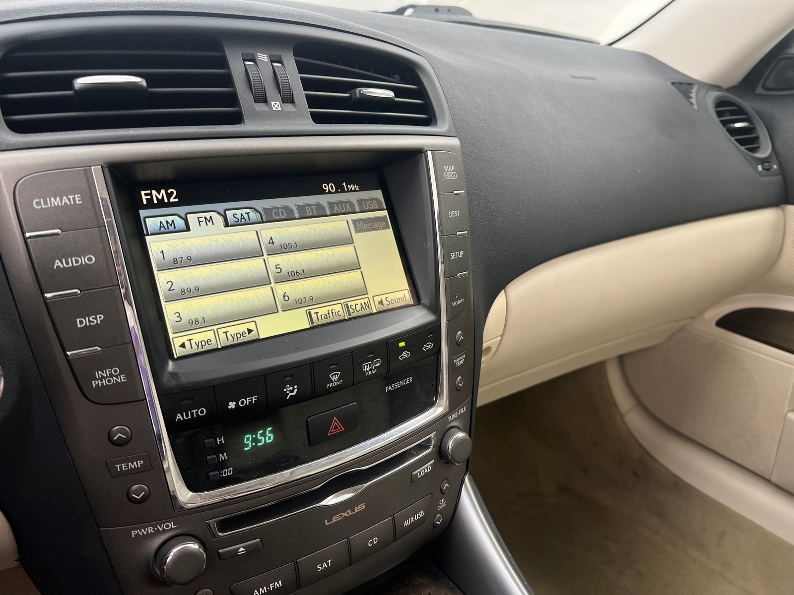 Thumbnail: 2010 Lexus IS - 3