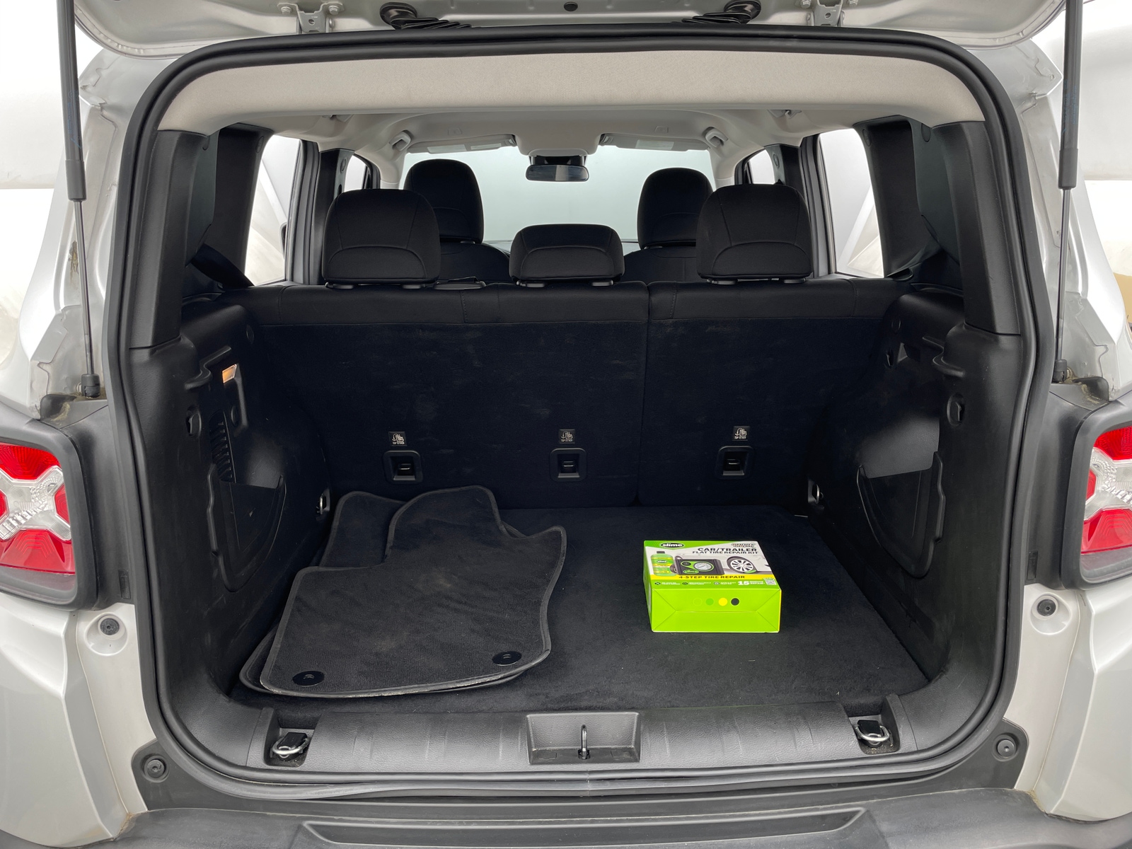 Thumbnail: 2021 Jeep Renegade - 7