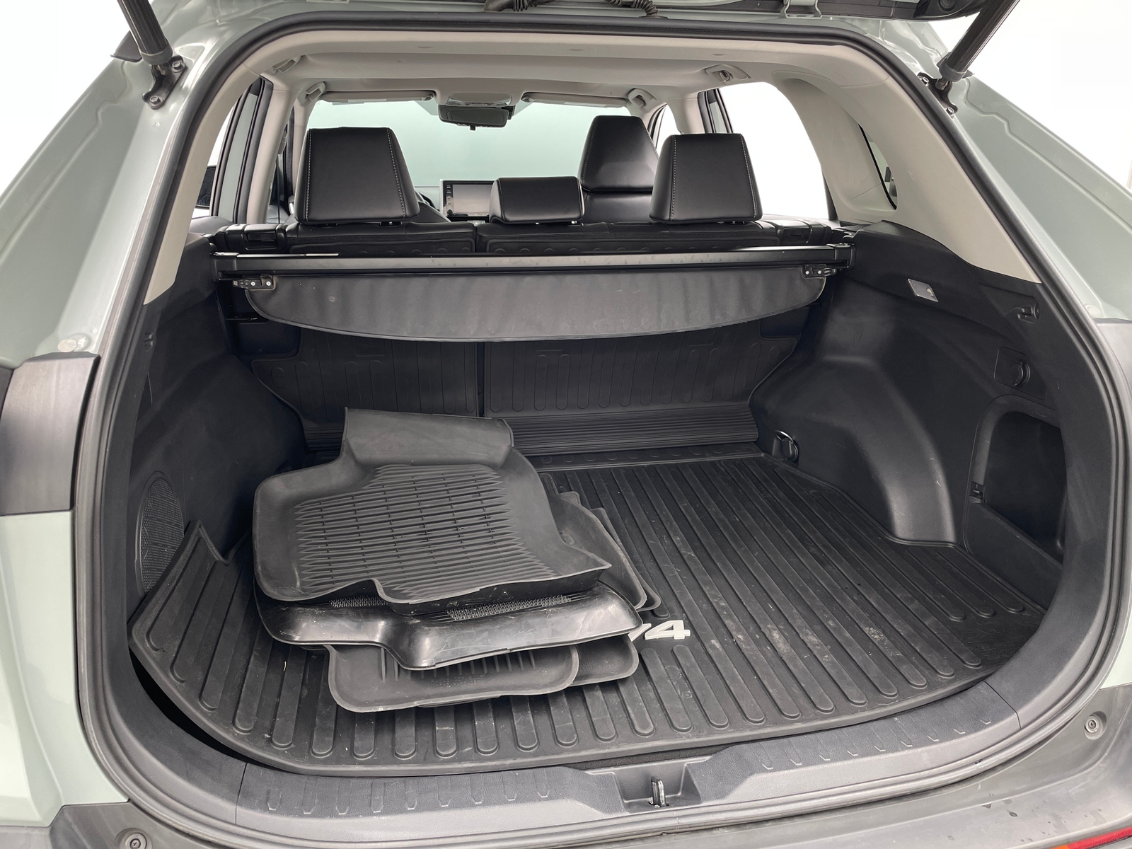 Thumbnail: 2021 Toyota RAV4 - 6