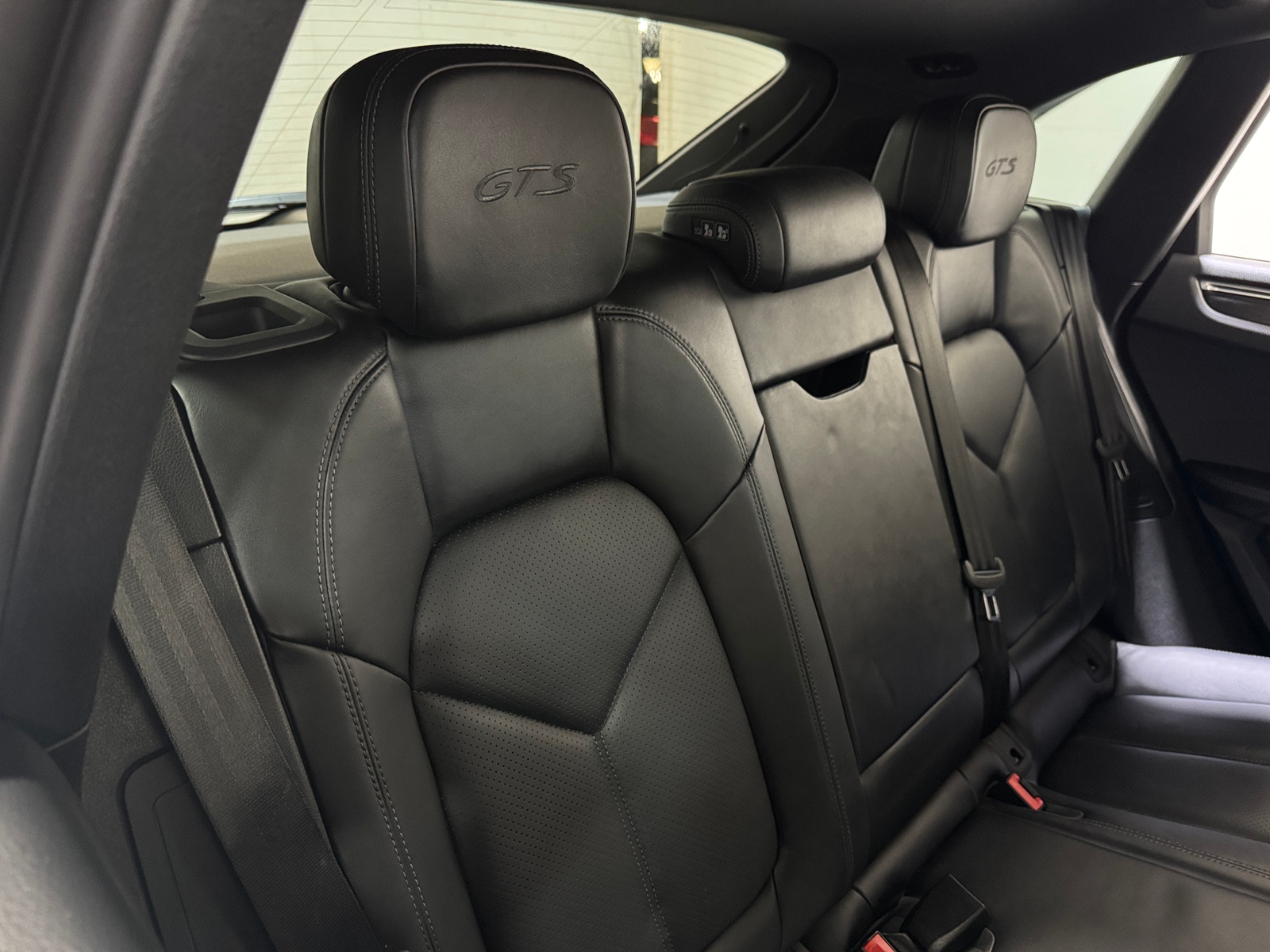 Thumbnail: 2018 Porsche Macan - 5